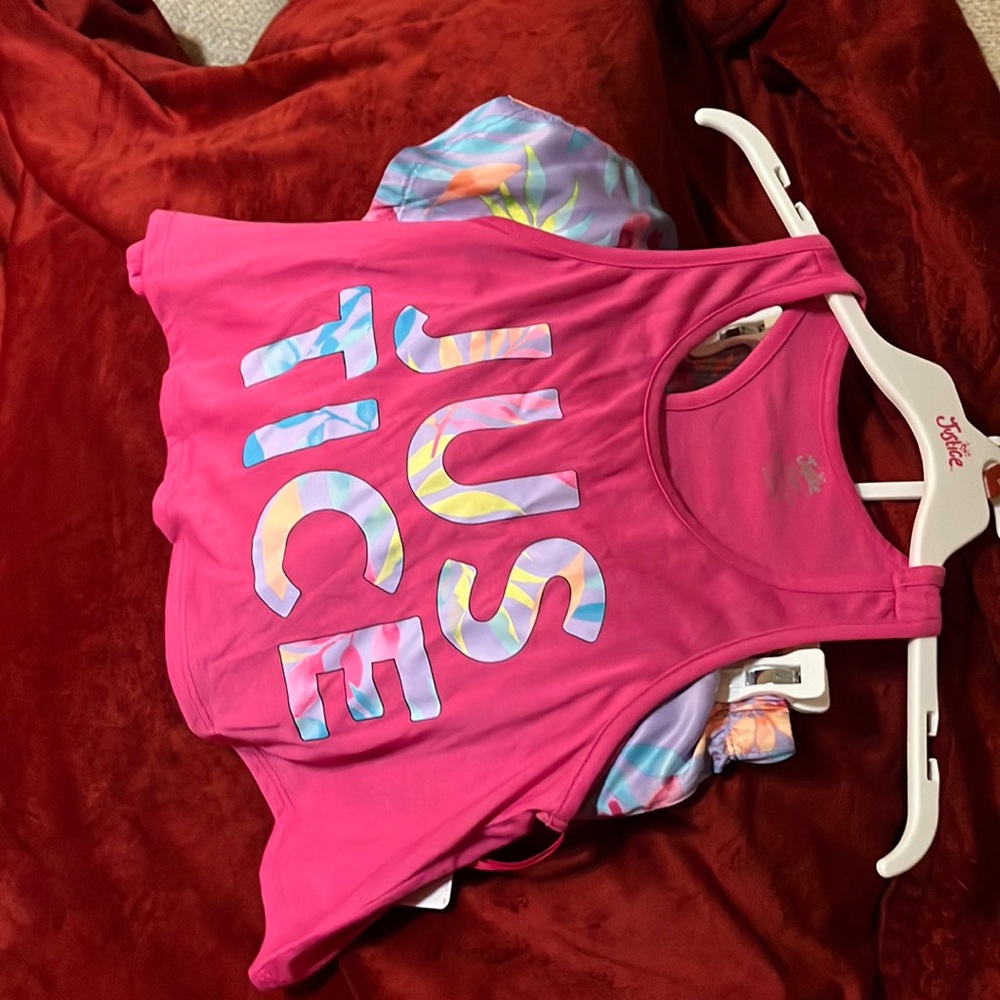 New girls 2piece sleep set.
